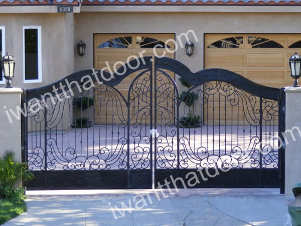 Wrought iron entrance gate for driveway